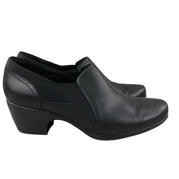 clarks low heel booties